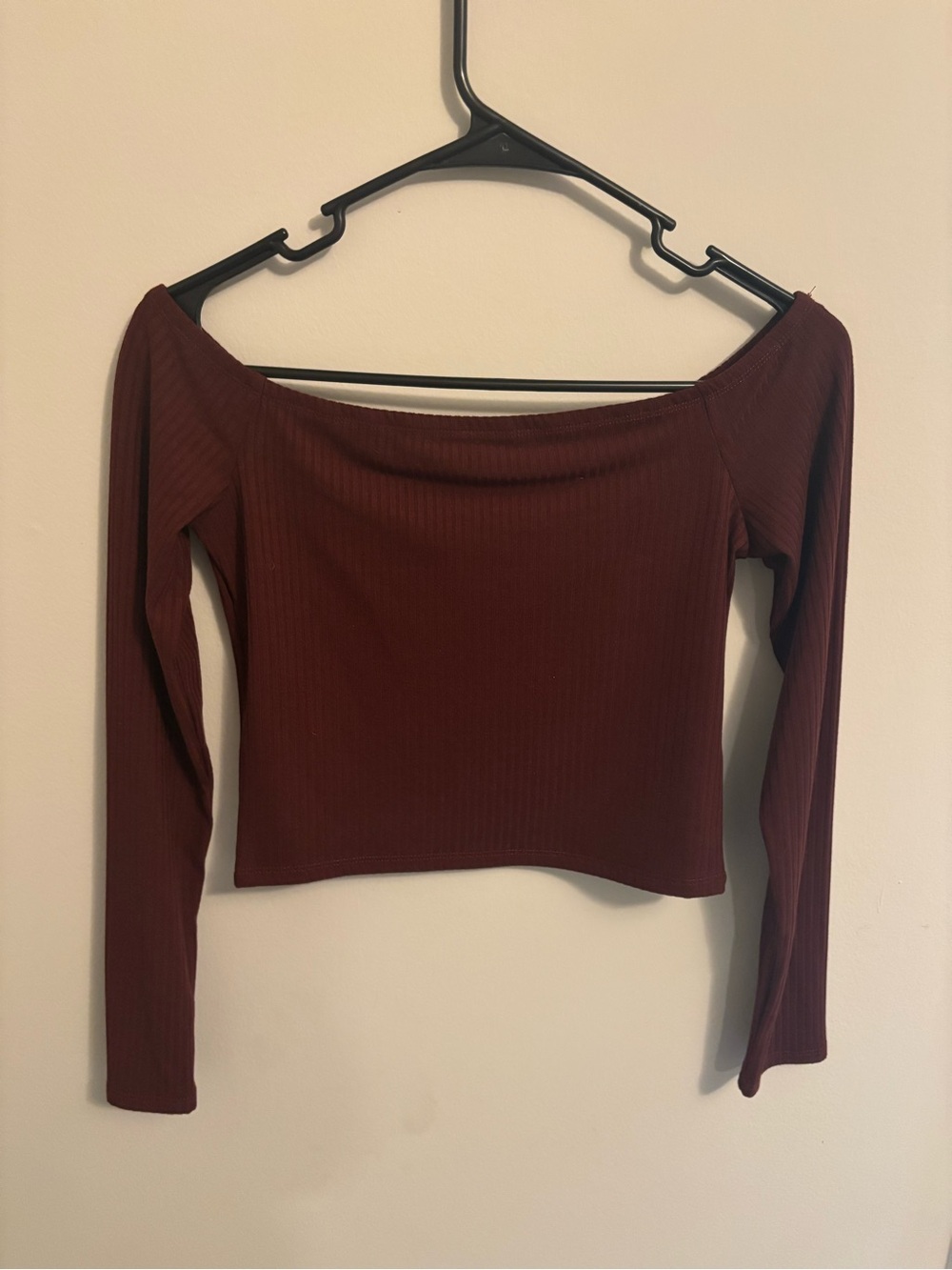 Gianni Bini Burgundy Off-Shoulder Ribbed Long Sleeve Crop Top